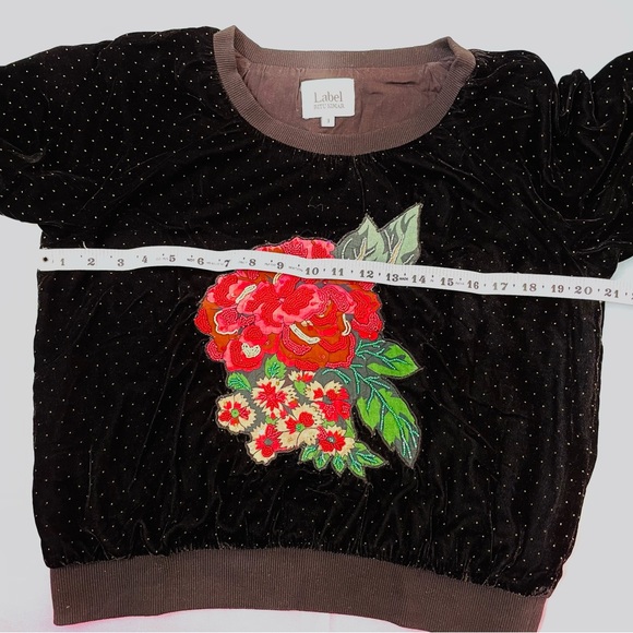 Ritu Kumar rose appliqué stone beaded velvet sweatshirt - Picture 5 of 6